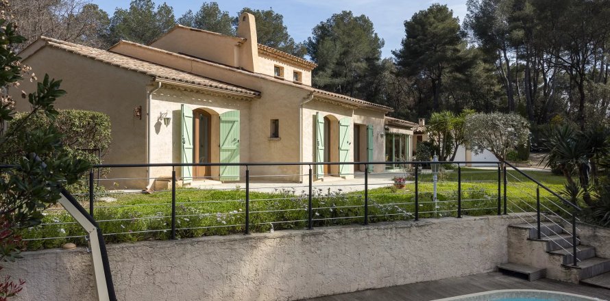 4 bedrooms Villa in Saint-Paul-de-Vence, France No. 67911