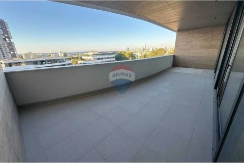 3 bedrooms Apartment in Limassol, Cyprus No. 76578 3