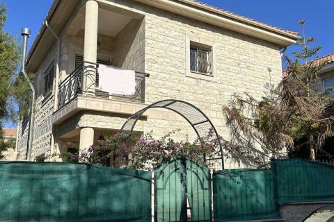 3 dormitorios Villa en Pyrgos, Cyprus No. 63119 1