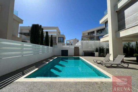 3 bedrooms Villa in Pernera, Cyprus No. 42909 2