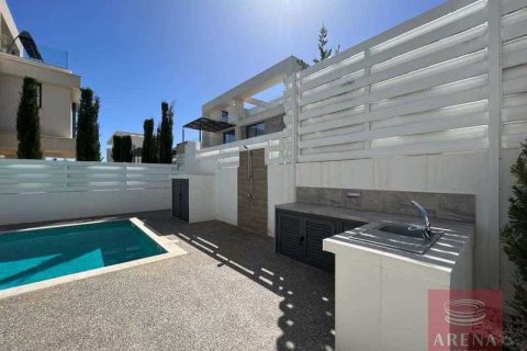 3 bedrooms Villa in Pernera, Cyprus No. 42909 6