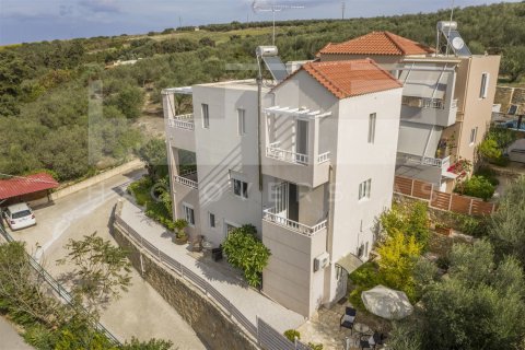 3 bedrooms House in Crete, Greece No. 24432 1