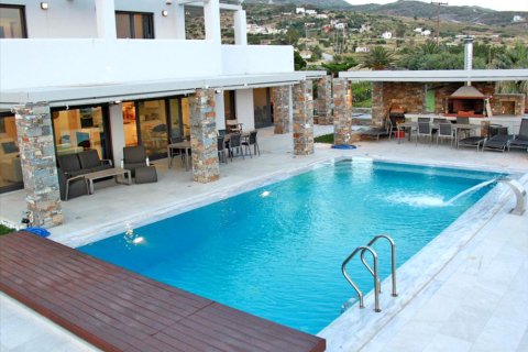 8 bedrooms Villa in Central Greece, Greece No. 49559 1