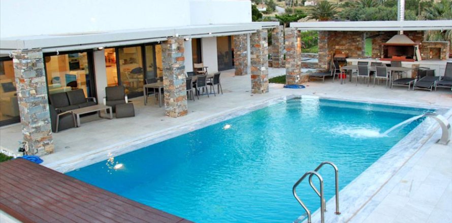 8 bedrooms Villa in Central Greece, Greece No. 49559