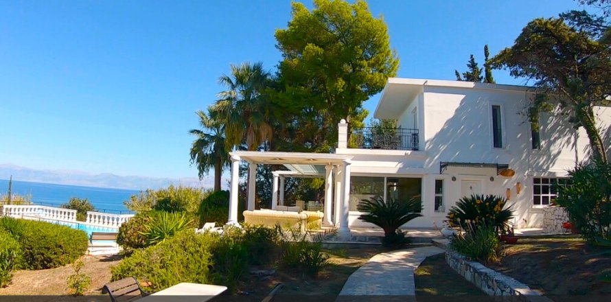 2 bedrooms Villa in Corfu, Greece No. 60368