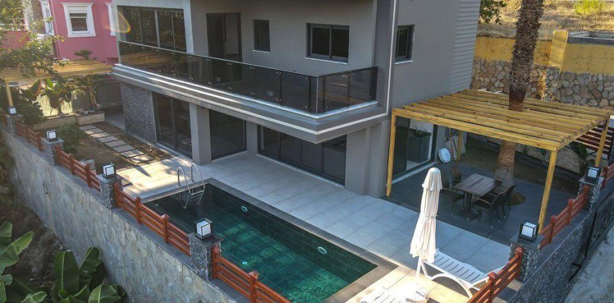 0+5 Apartment in Mahmutlar, Turkey No. 21824