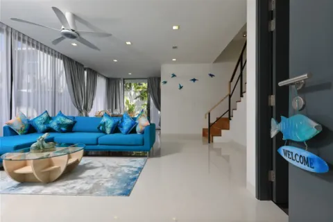 5 bedrooms Villa in Phuket, Thailand No. 2688 3