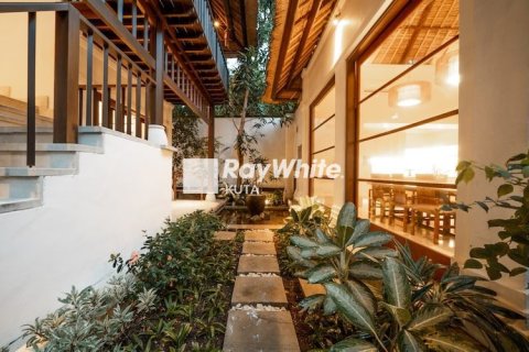 3 bedrooms Villa in Jimbaran, Indonesia No. 22668 13