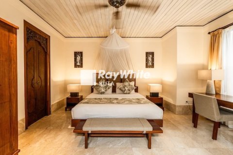 3 bedrooms Villa in Jimbaran, Indonesia No. 22668 7