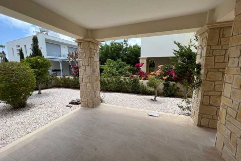 3 bedrooms Villa in Chloraka, Cyprus No. 52613 6