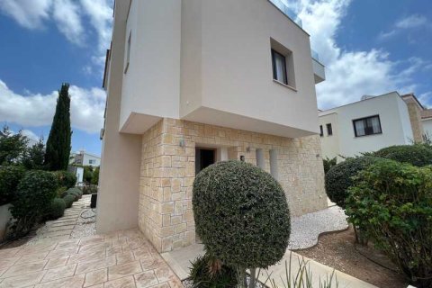 3 bedrooms Villa in Chloraka, Cyprus No. 52613 1