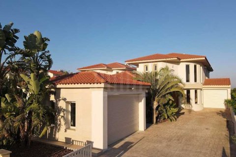 5 bedrooms House in Pervolia, Cyprus No. 52616 3