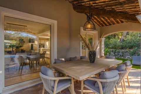 5 bedrooms Villa in Mougins, France No. 37631 7