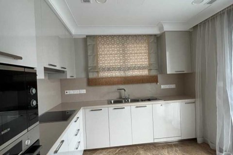 4 bedrooms Apartment in Limassol, Cyprus No. 72605 3