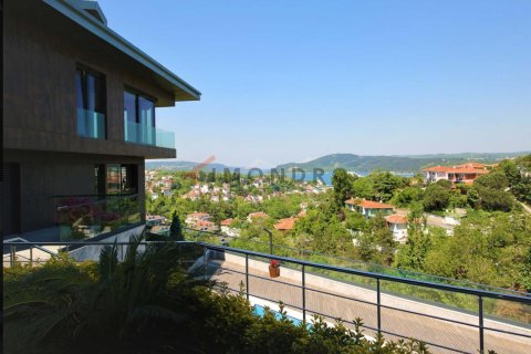 3+1 Apartment en Sariyer, Turkey No. 17727 28