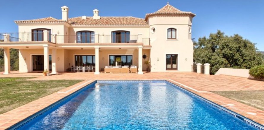 8 bedrooms House in Benahavis, Spain No. 25454