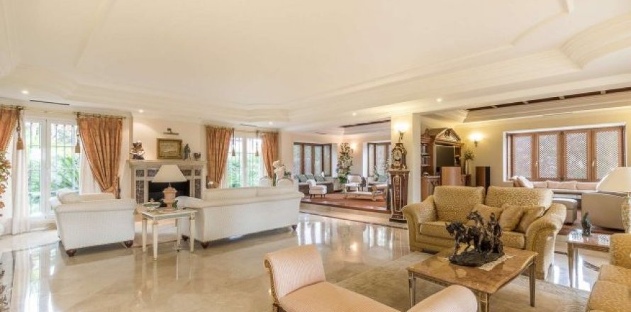 5 dormitorios House en Marbella, Spain No. 25455