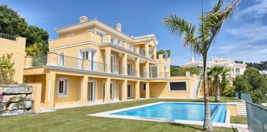 5 bedrooms House in Benahavis, Spain No. 25451