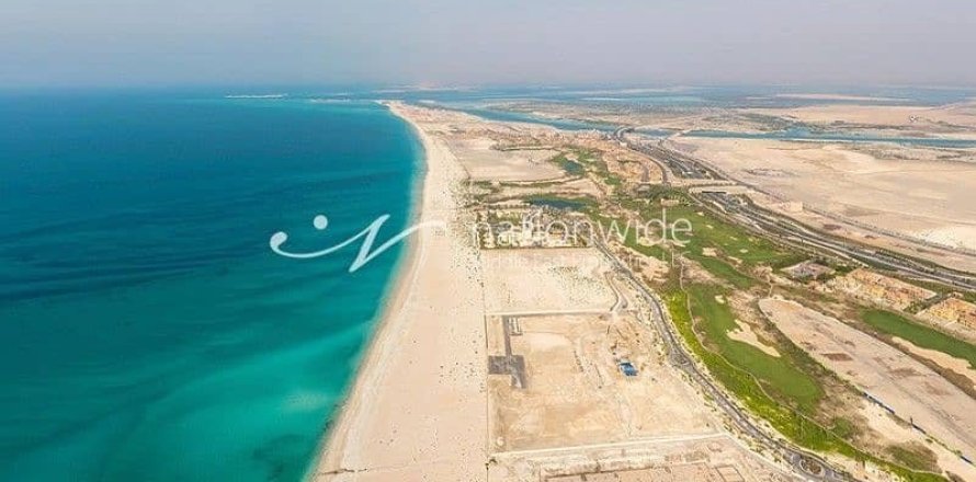 1002.5m² Land on the Yas Island, UAE No. 4201