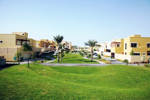 4 dormitorios Villa en Al Raha Gardens, UAE No. 4195 1