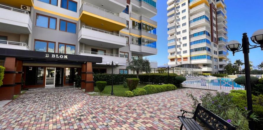 0+3 Apartment in Mahmutlar, Turkey No. 21671