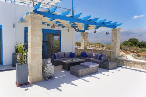 3 bedrooms Villa in Chania, Greece No. 23840 12