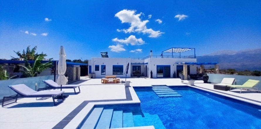 3 bedrooms Villa in Chania, Greece No. 23840