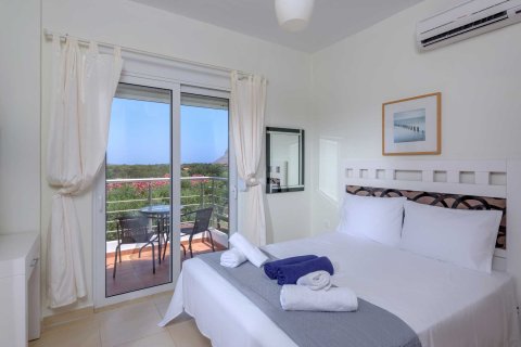 2 bedrooms Villa in Chania, Greece No. 23838 17