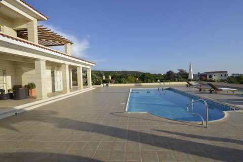 8 dormitorios Villa en Paphos, Cyprus No. 37482 5