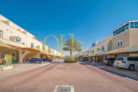 2 bedrooms Townhouse in Al Reef, UAE No. 9381 2