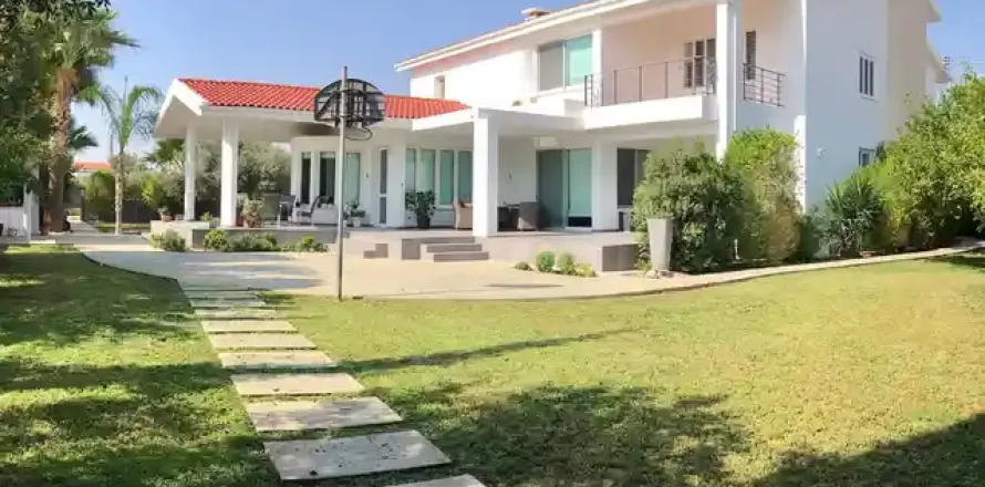 7 dormitorios House en Nicosia, Cyprus No. 30781