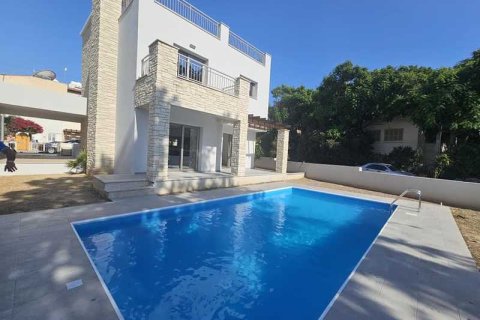 3 bedrooms Villa in Paphos, Cyprus No. 30779 1