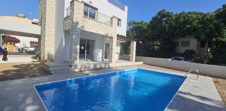 3 bedrooms Villa in Paphos, Cyprus No. 30779