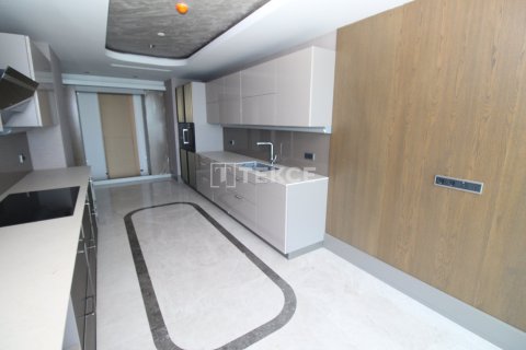 3+1 Apartment in Istanbul, Turkey No. 20759 20