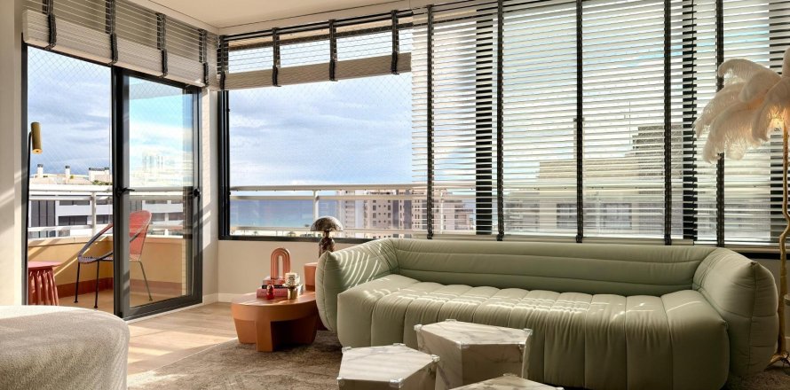 3 bedrooms Penthouse in Alicante, Spain No. 83847