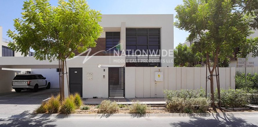 4 dormitorios Villa en  Yas Island, UAE No. 4454