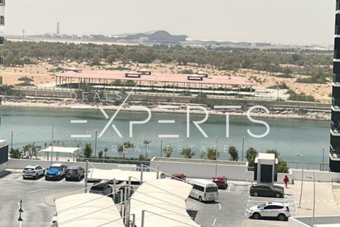 3 dormitorios Apartment en  Yas Island, UAE No. 10298 1