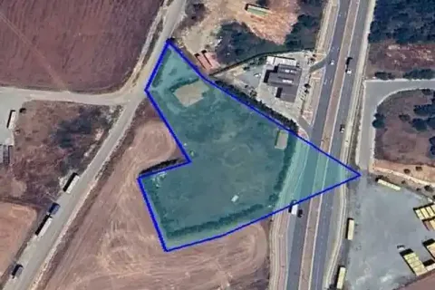 7358m² Land en Kato Polemidia, Cyprus No. 36401 1