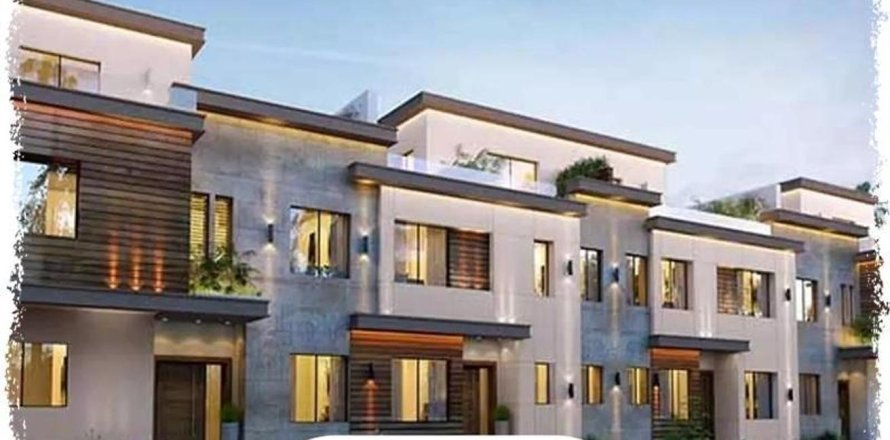 5 bedrooms Townhouse in 5th Settlement Compounds, Egypt No. 38137