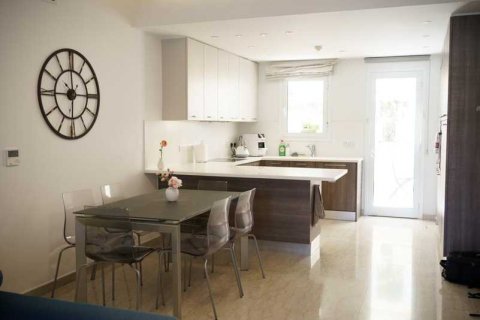 2 dormitorios Apartment en Limassol, Cyprus No. 66653 2