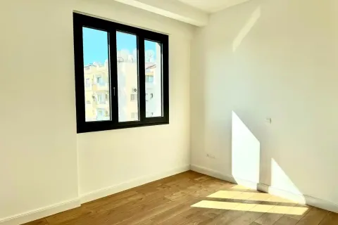 3 bedrooms Apartment in Limassol, Cyprus No. 45584 8