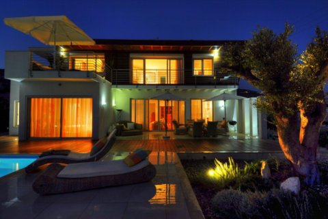 4 bedrooms Villa in Pegeia, Cyprus No. 53329 2