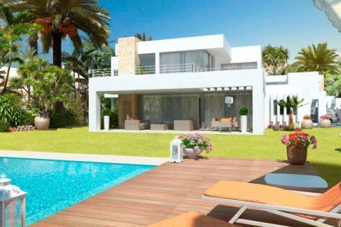 4 bedrooms House in Estepona, Spain No. 25472 2