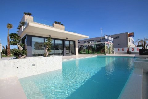 197.00m² Villa in La Zenia, Spain No. 25107 1