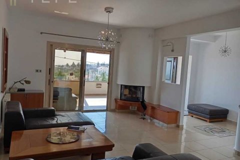 4 bedrooms Villa in Limassol, Cyprus No. 71644 8