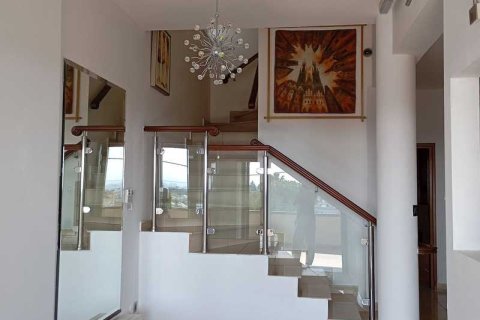 4 bedrooms Villa in Limassol, Cyprus No. 71644 9