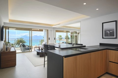 2 dormitorios Apartment en Cannes, France No. 75923 4