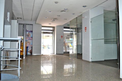 255m² Commercial property à Athens, Greece No. 49588 6