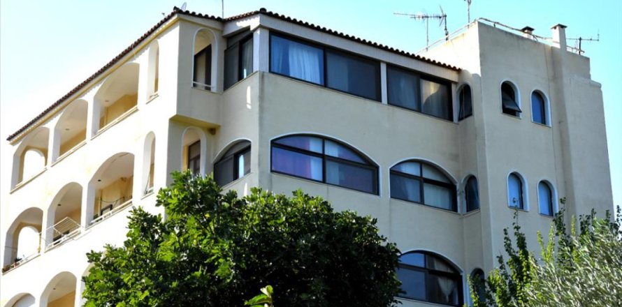 530m² Commercial property en Athens, Greece No. 49744