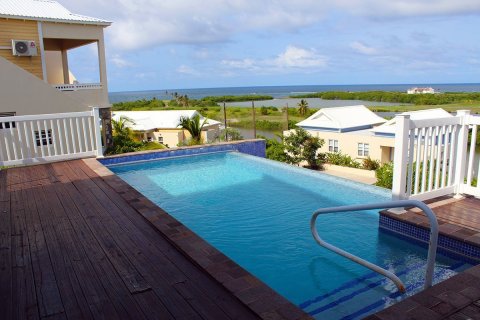 4 bedrooms Villa in Lucas, Saint Kitts and Nevis No. 61445 1